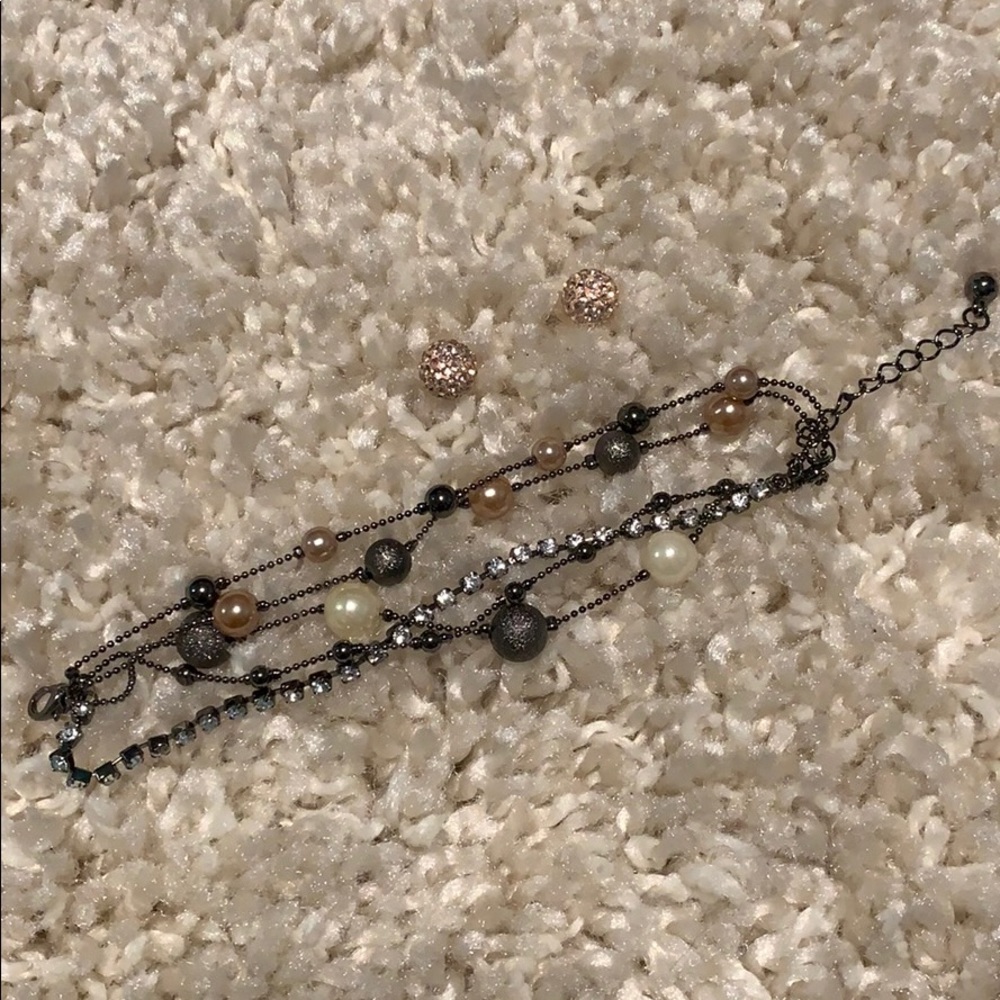Bracelet and stud earrings